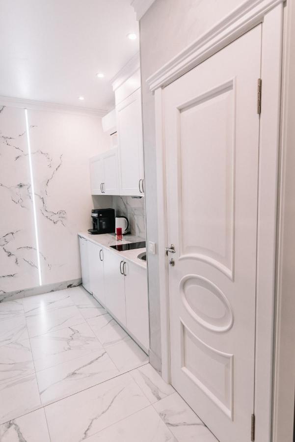 Royal Tower Vip Smart Apartments 3 Kiev Buitenkant foto