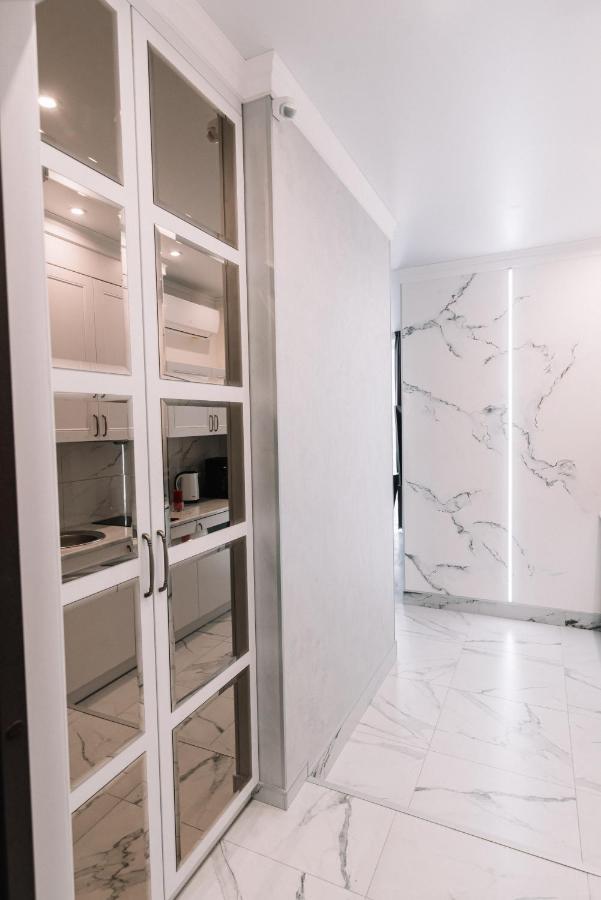Royal Tower Vip Smart Apartments 3 Kiev Buitenkant foto