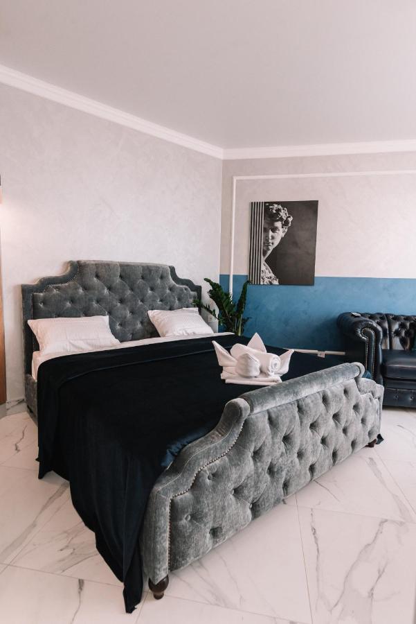 Royal Tower Vip Smart Apartments 3 Kiev Buitenkant foto
